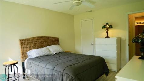 3330 N Pinewalk Drive N Margate FL 33063