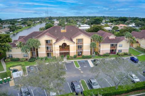 7640 Westwood Drive Tamarac FL 33321