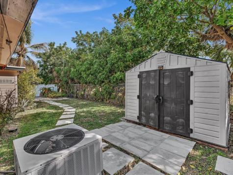 2016 NE 14th Court Fort Lauderdale FL 33304