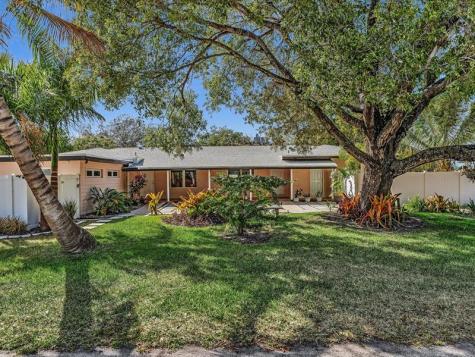 2016 NE 14th Court Fort Lauderdale FL 33304