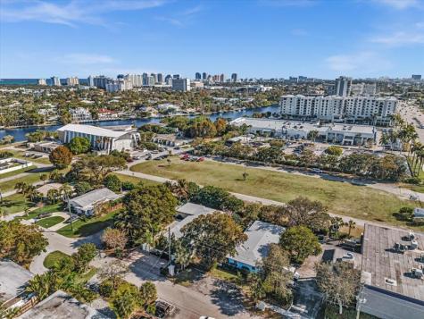 2016 NE 14th Court Fort Lauderdale FL 33304