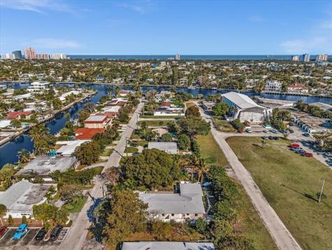 2016 NE 14th Court Fort Lauderdale FL 33304