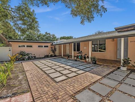 2016 NE 14th Court Fort Lauderdale FL 33304