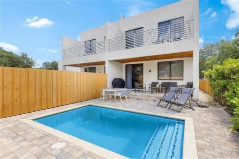 811 SW 10th Terrace Fort Lauderdale FL 33315