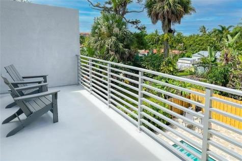 811 SW 10th Terrace Fort Lauderdale FL 33315