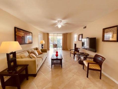 9420 S Hollybrook Lake Drive Pembroke Pines FL 33025