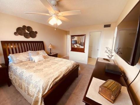 9420 S Hollybrook Lake Drive Pembroke Pines FL 33025