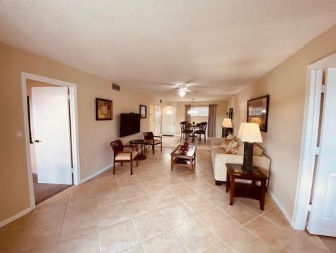 9420 S Hollybrook Lake Drive Pembroke Pines FL 33025