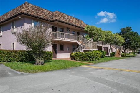 10557 NW 10th Street Pembroke Pines FL 33026