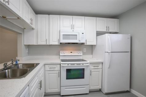 10557 NW 10th Street Pembroke Pines FL 33026