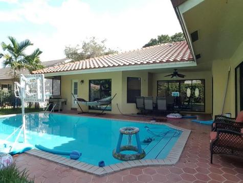 1818 Park Avenue Weston FL 33326