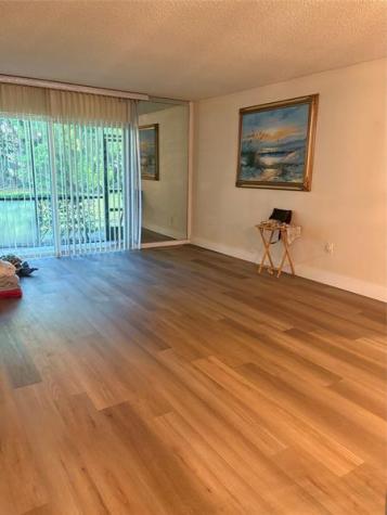 8280 SW 24th Street North Lauderdale FL 33068