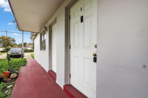 125 NW 12th Avenue Dania Beach FL 33004