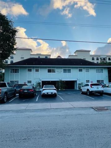 2404 NE 33 Avenue Fort Lauderdale FL 33305