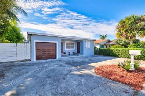 1389 W 33 Riviera Beach FL 33404