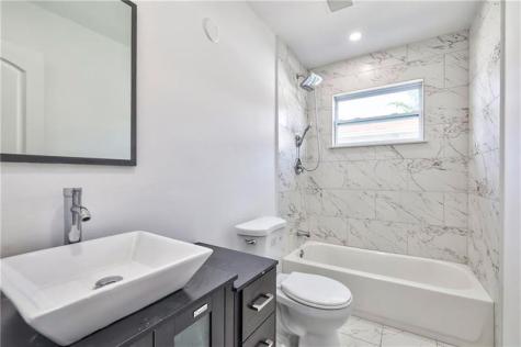 1389 W 33 Riviera Beach FL 33404