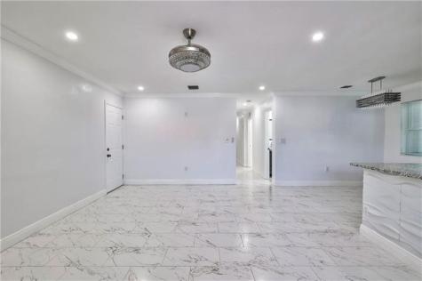 1389 W 33 Riviera Beach FL 33404