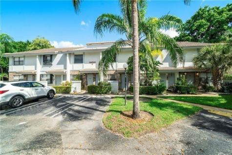 9769 Riverside Drive Coral Springs FL 33071