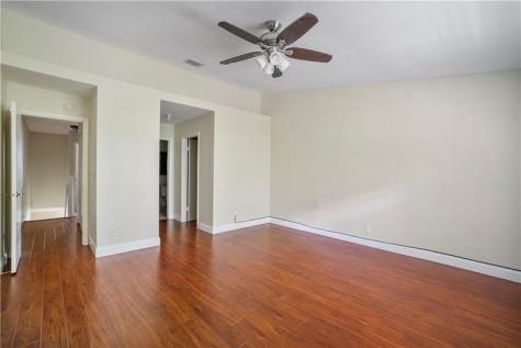 9769 Riverside Drive Coral Springs FL 33071