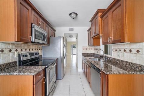 9769 Riverside Drive Coral Springs FL 33071
