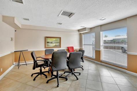 2555 NE 11th Street Fort Lauderdale FL 33304