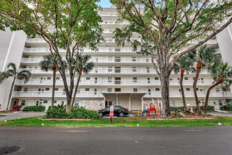2555 NE 11th Street Fort Lauderdale FL 33304