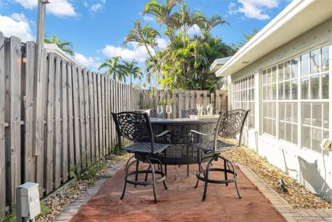 3221 Seaward Drive Lauderdale By The Sea FL 33062