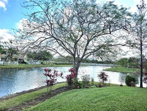 5912 NW 93rd Terrace Tamarac FL 33321