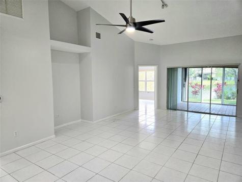 5912 NW 93rd Terrace Tamarac FL 33321