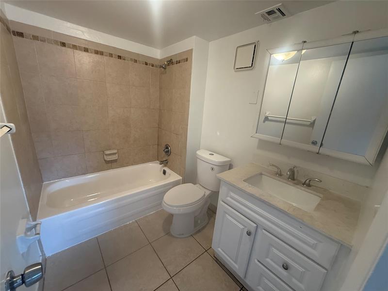7960 N Colony Circle Tamarac FL 33321