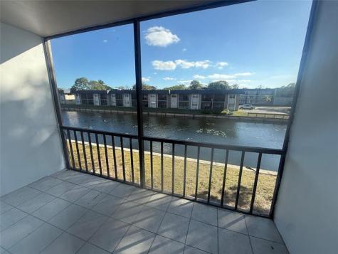7960 N Colony Circle Tamarac FL 33321