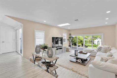 17026 Bay Street Jupiter FL 33477