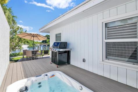 17026 Bay Street Jupiter FL 33477