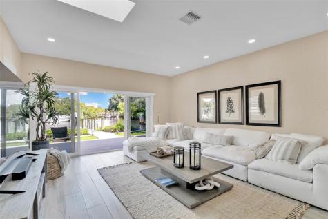 17026 Bay Street Jupiter FL 33477