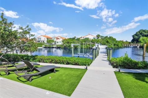 17026 Bay Street Jupiter FL 33477