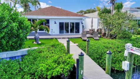 17026 Bay Street Jupiter FL 33477