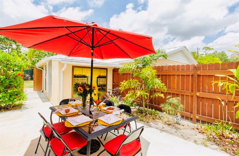 279 Hach Lane (3/2) West Palm Beach FL 33415