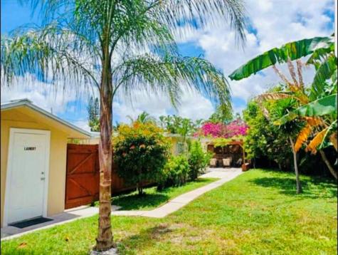 279 Hach Lane (3/2) West Palm Beach FL 33415