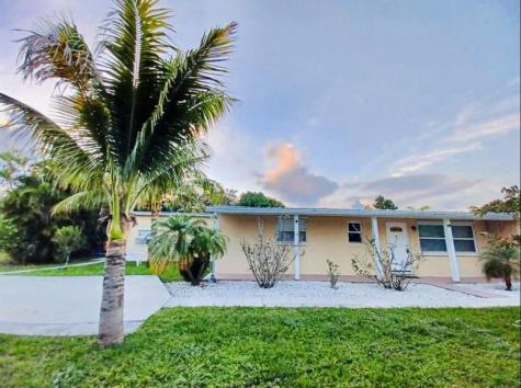 279 Hach Lane (3/2) West Palm Beach FL 33415