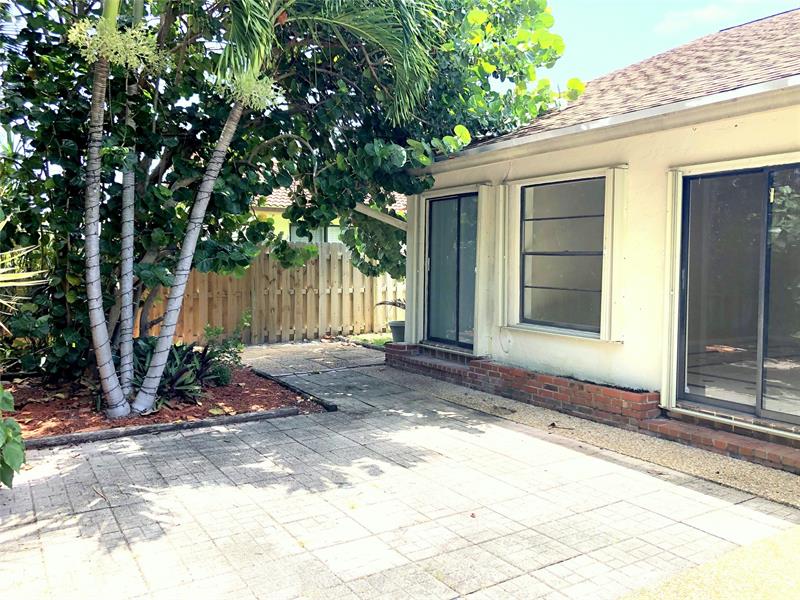 71 Laredo Lane Boca Raton FL 33487