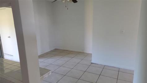 609 SW 79th Terrace North Lauderdale FL 33068