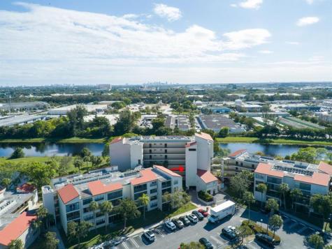 2322 S Cypress Bend Drive Pompano Beach FL 33069