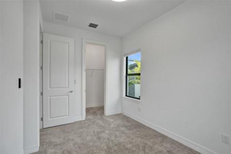 8355 NW 7th Place Plantation FL 33324