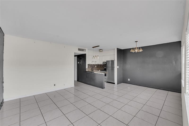 4050 NE 12th Terrace Oakland Park FL 33334