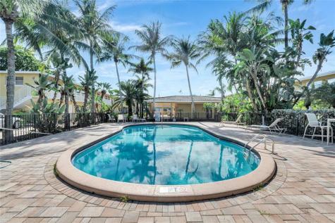4050 NE 12th Terrace Oakland Park FL 33334