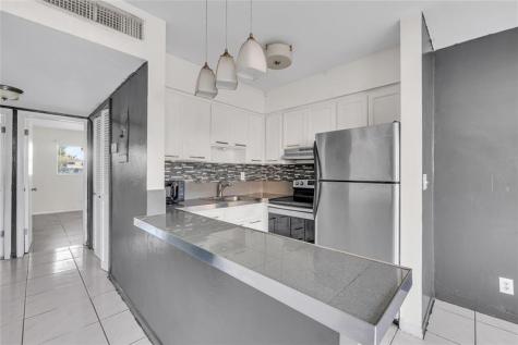 4050 NE 12th Terrace Oakland Park FL 33334