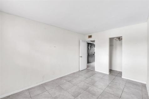 4050 NE 12th Terrace Oakland Park FL 33334