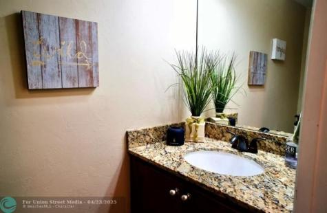 925 SE 13th Street Fort Lauderdale FL 33316