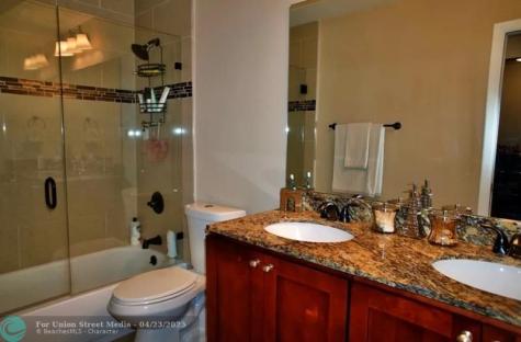 925 SE 13th Street Fort Lauderdale FL 33316