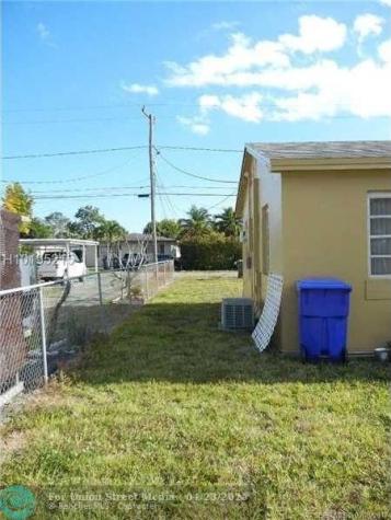 2427 Garfield Street Hollywood FL 33020